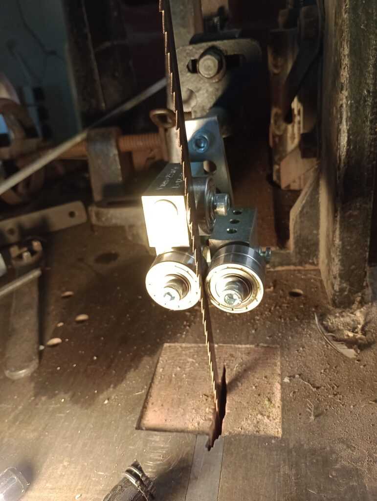 Klein & Stiefel szalagfűrész lapvezető